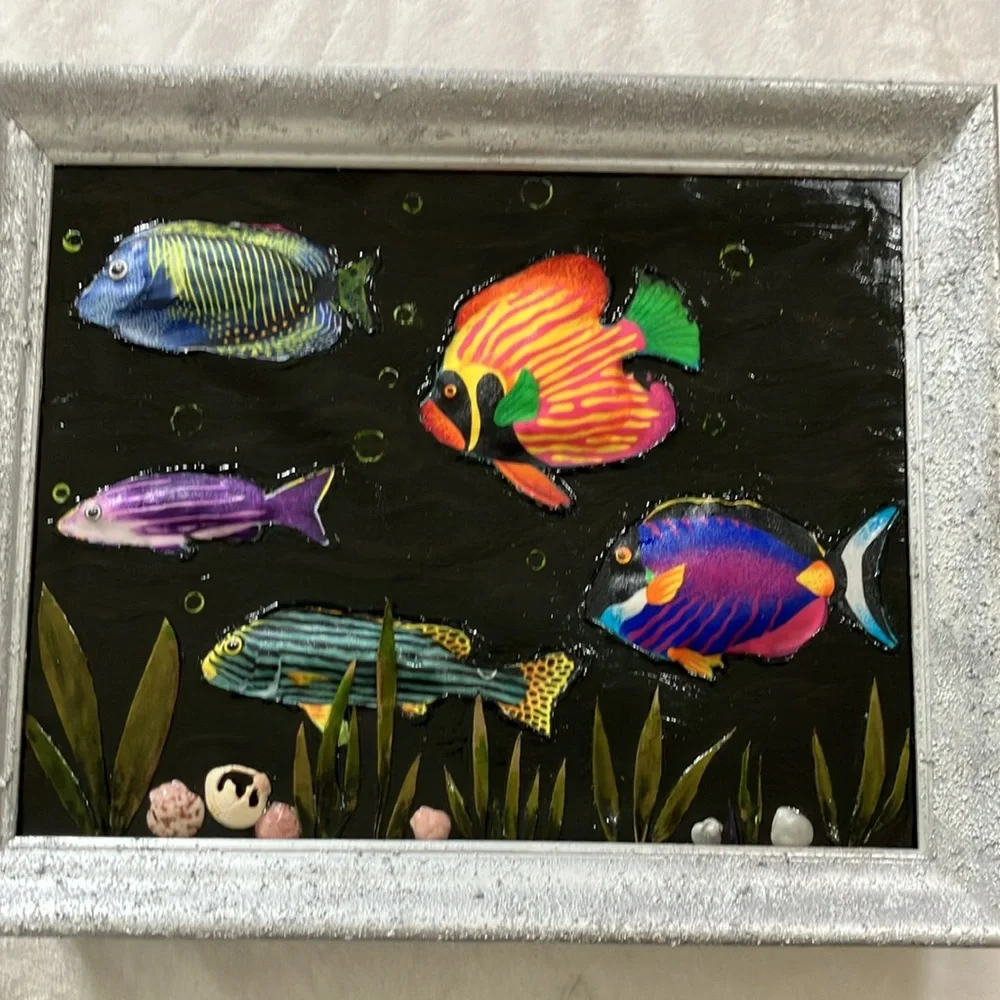 Art. Colorful Fish Wall Art for Aquatic Decor